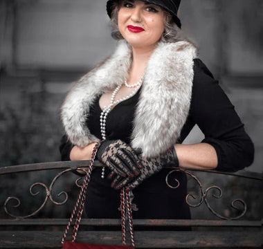 beautiful women wearing vintage 20s dress with cloche hat